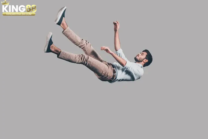 Giải mã giấc mơ thấy ngã & ý nghĩa quan trọng 2 Giải mã các tình huống mơ thấy ngã